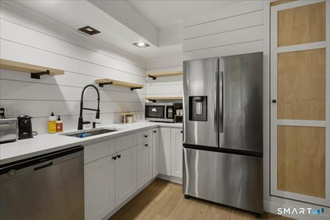 135 Heatherwood Drive Brookfield CT 06804