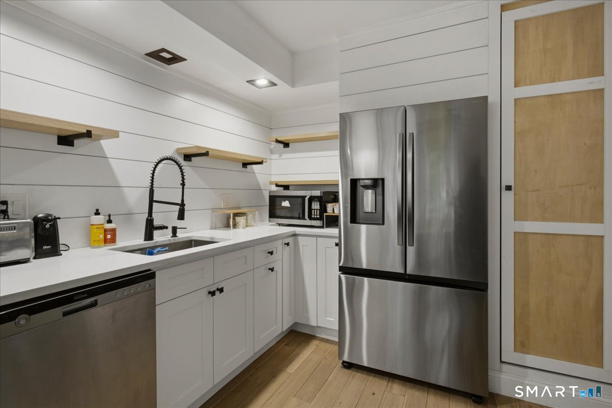 135 Heatherwood Drive Brookfield CT 06804