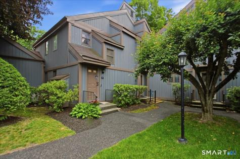 135 Heatherwood Drive Brookfield CT 06804