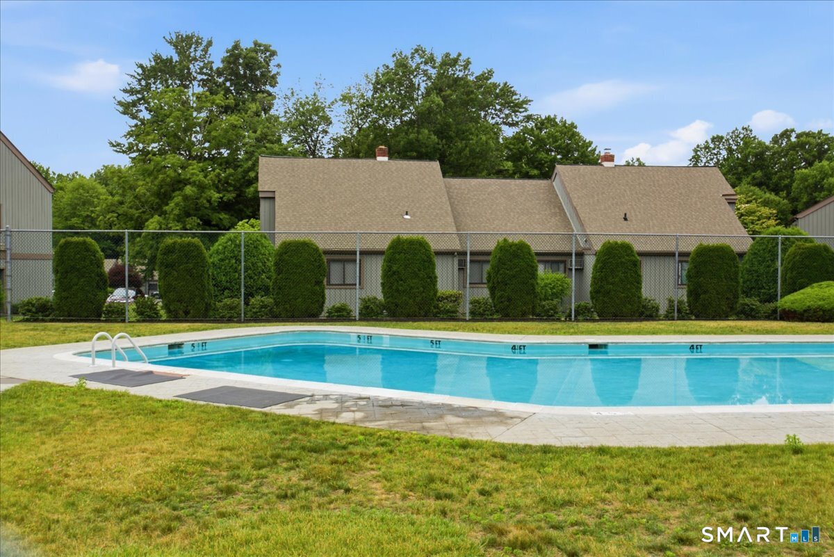 135 Heatherwood Drive Brookfield CT 06804