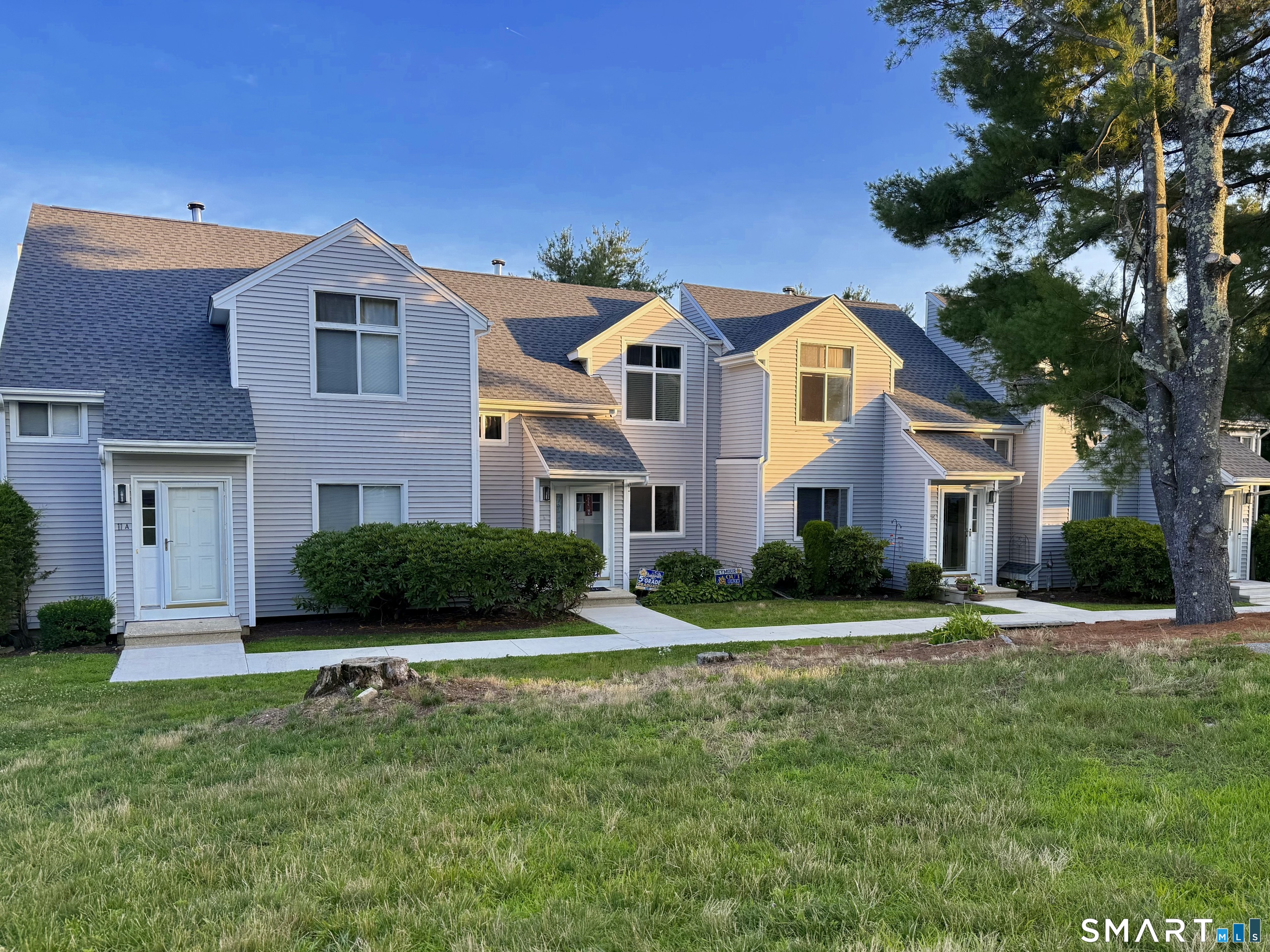 11 Lilac Drive Seymour CT 06483