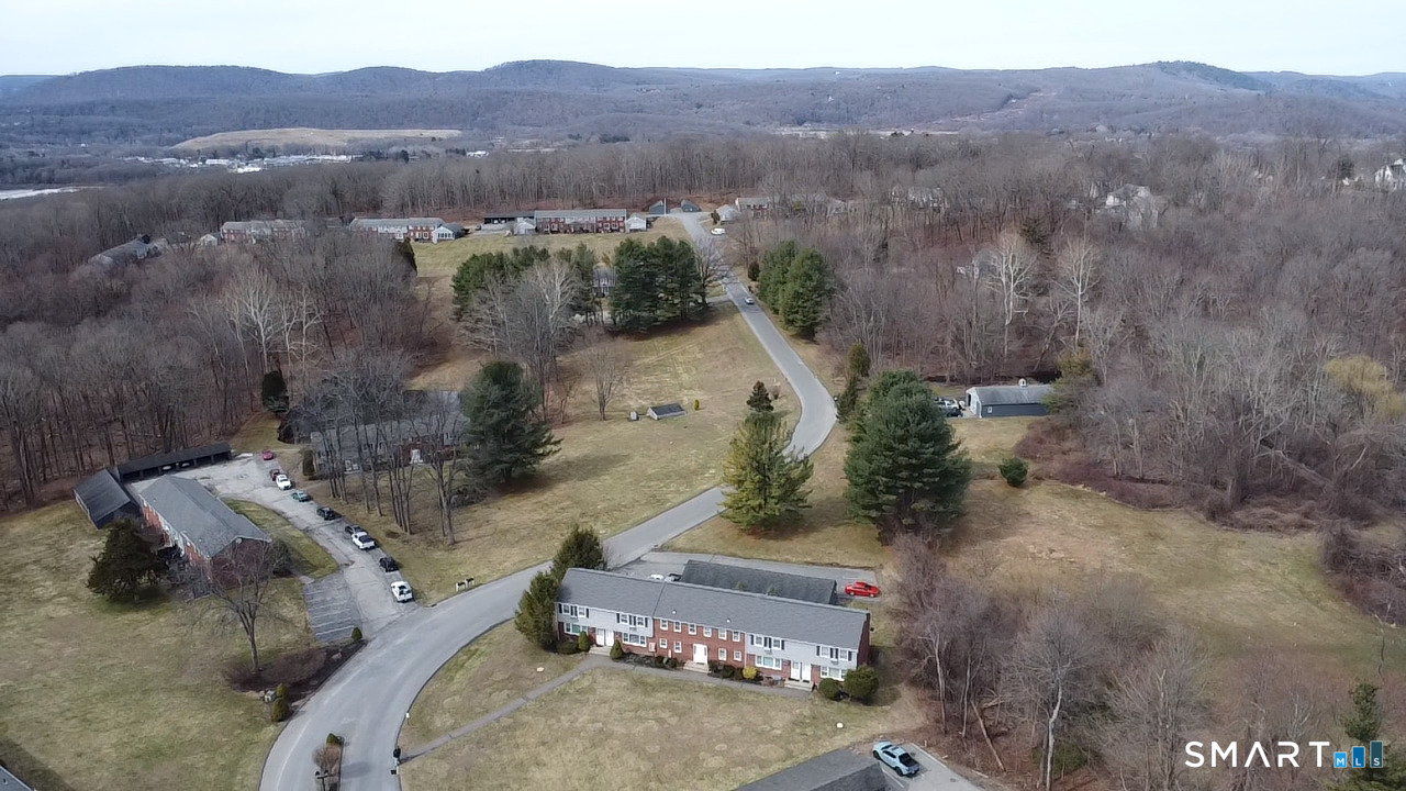 21 Old Farms Lane New Milford CT 06776