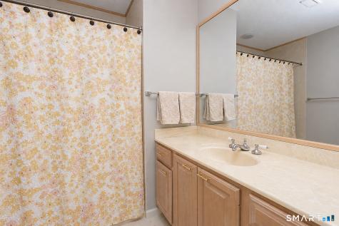 6 Stratford Park Bloomfield CT 06002