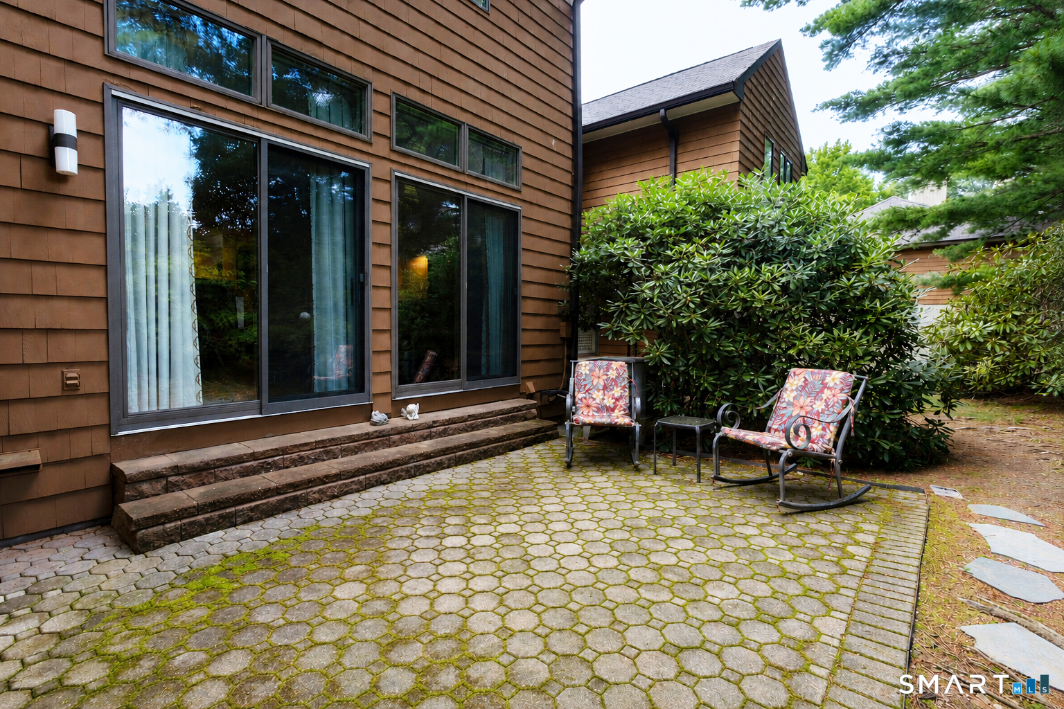 6 Stratford Park Bloomfield CT 06002