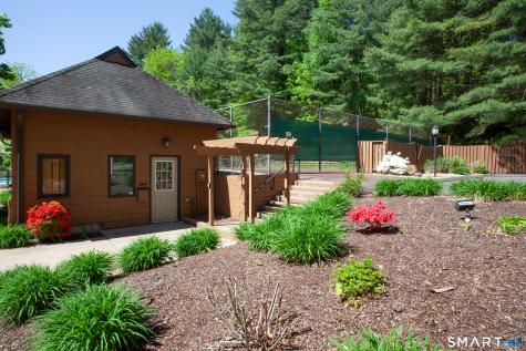 6 Stratford Park Bloomfield CT 06002
