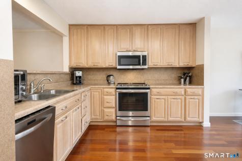 6 Stratford Park Bloomfield CT 06002