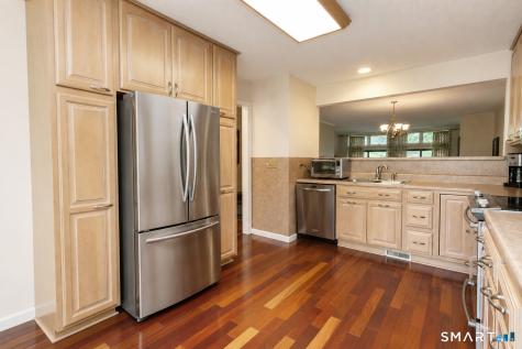 6 Stratford Park Bloomfield CT 06002