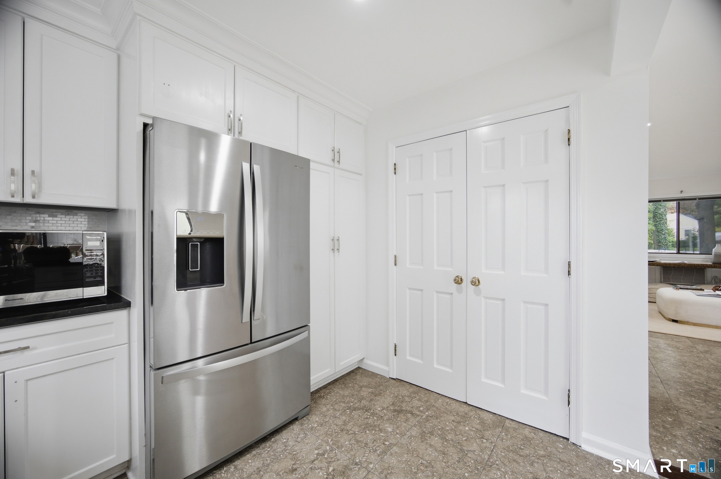 33 Colonial Road Stamford CT 06906