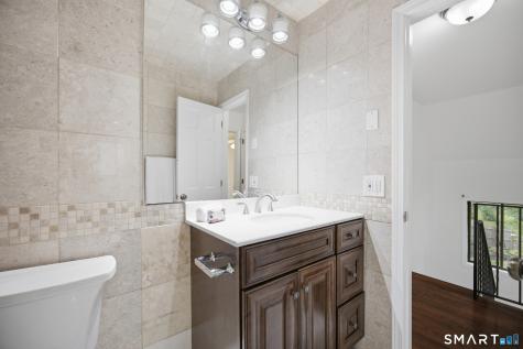 33 Colonial Road Stamford CT 06906