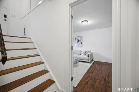 33 Colonial Road Stamford CT 06906