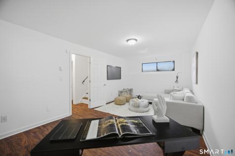 33 Colonial Road Stamford CT 06906