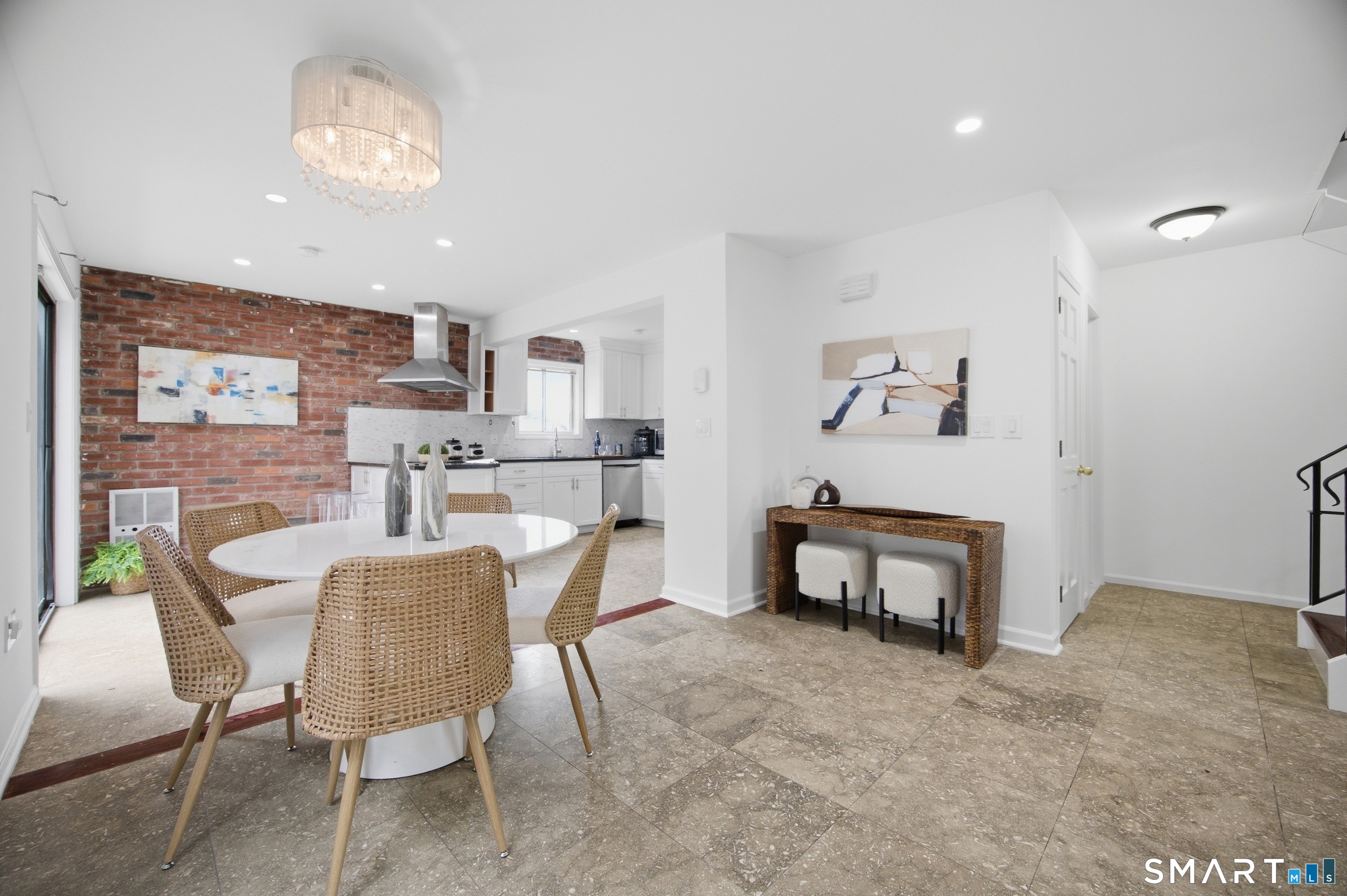 33 Colonial Road Stamford CT 06906