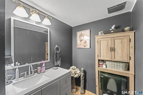 4 Heather Court Woodbury CT 06798