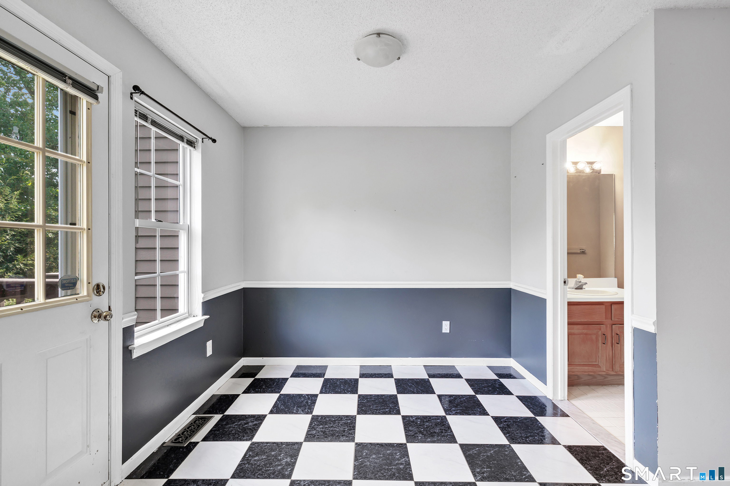 213 Algonquin Trail Trumbull CT 06611