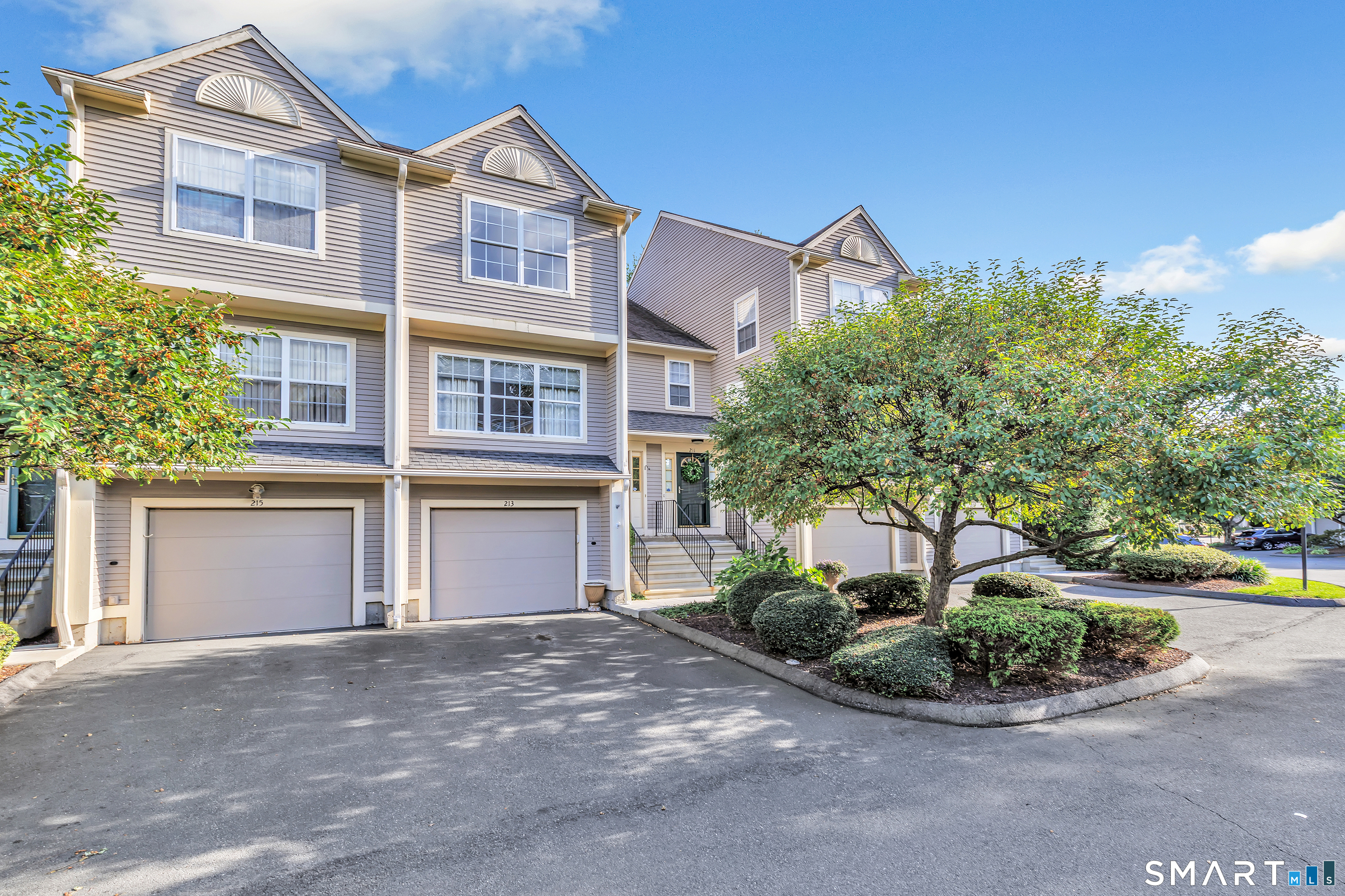 213 Algonquin Trail Trumbull CT 06611