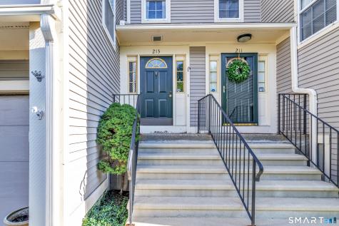 213 Algonquin Trail Trumbull CT 06611