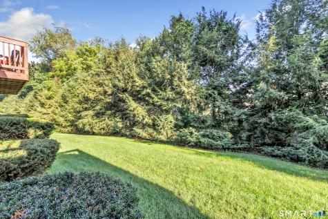 213 Algonquin Trail Trumbull CT 06611