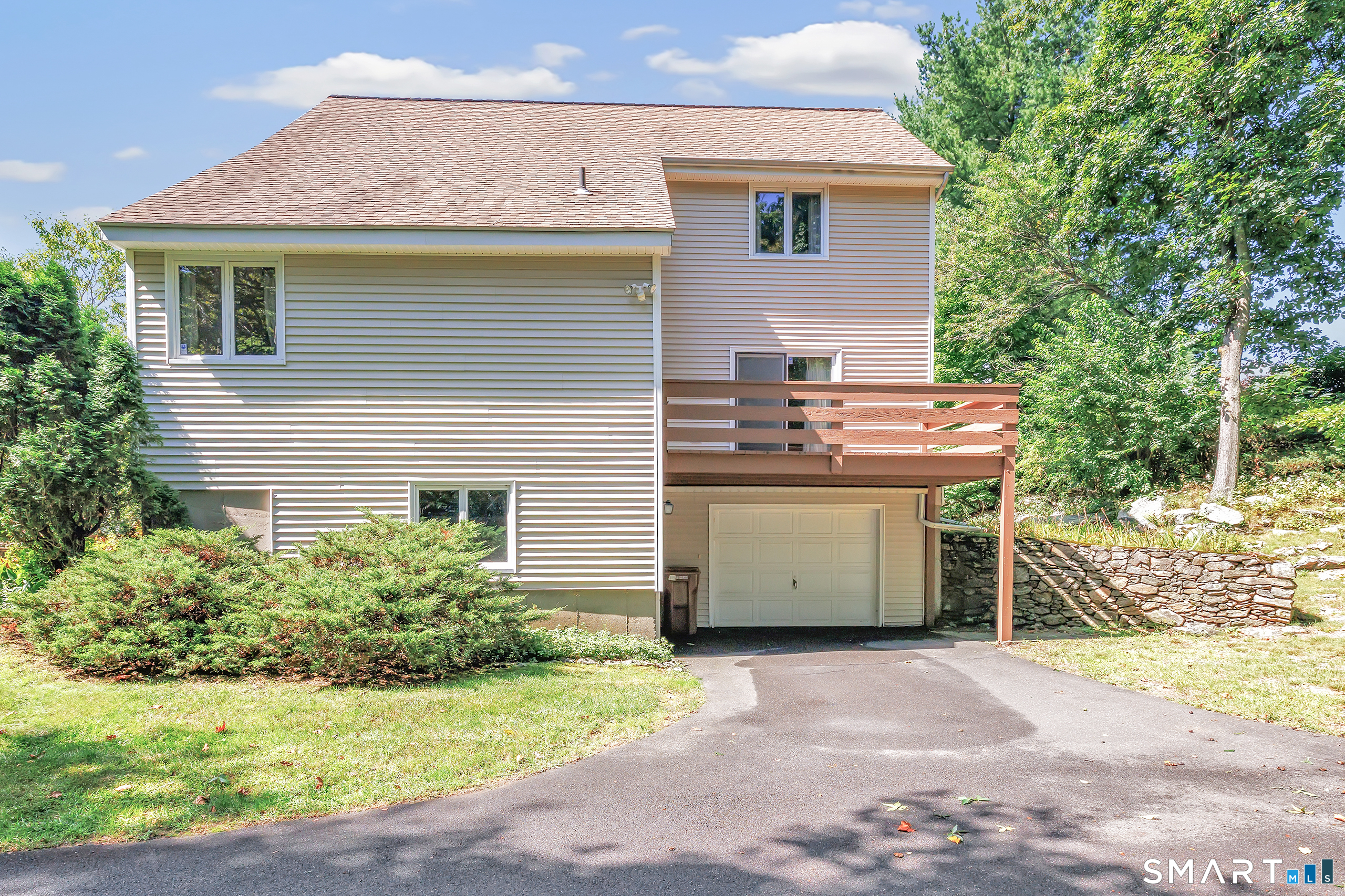 200 Fox Run Shelton CT 06484