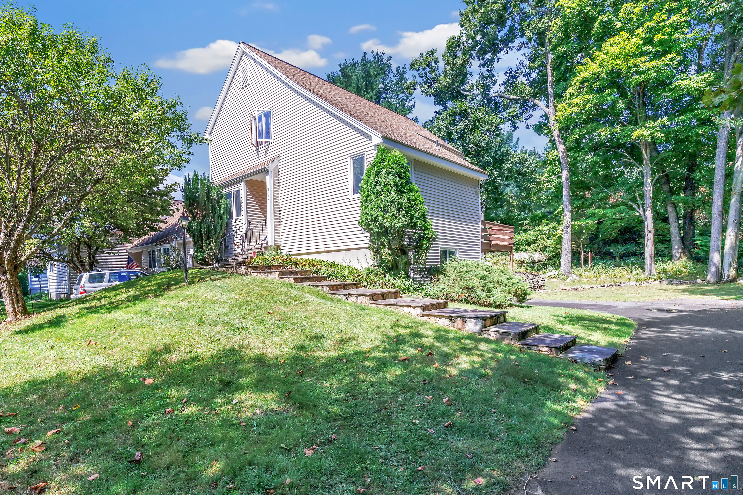 200 Fox Run Shelton CT 06484