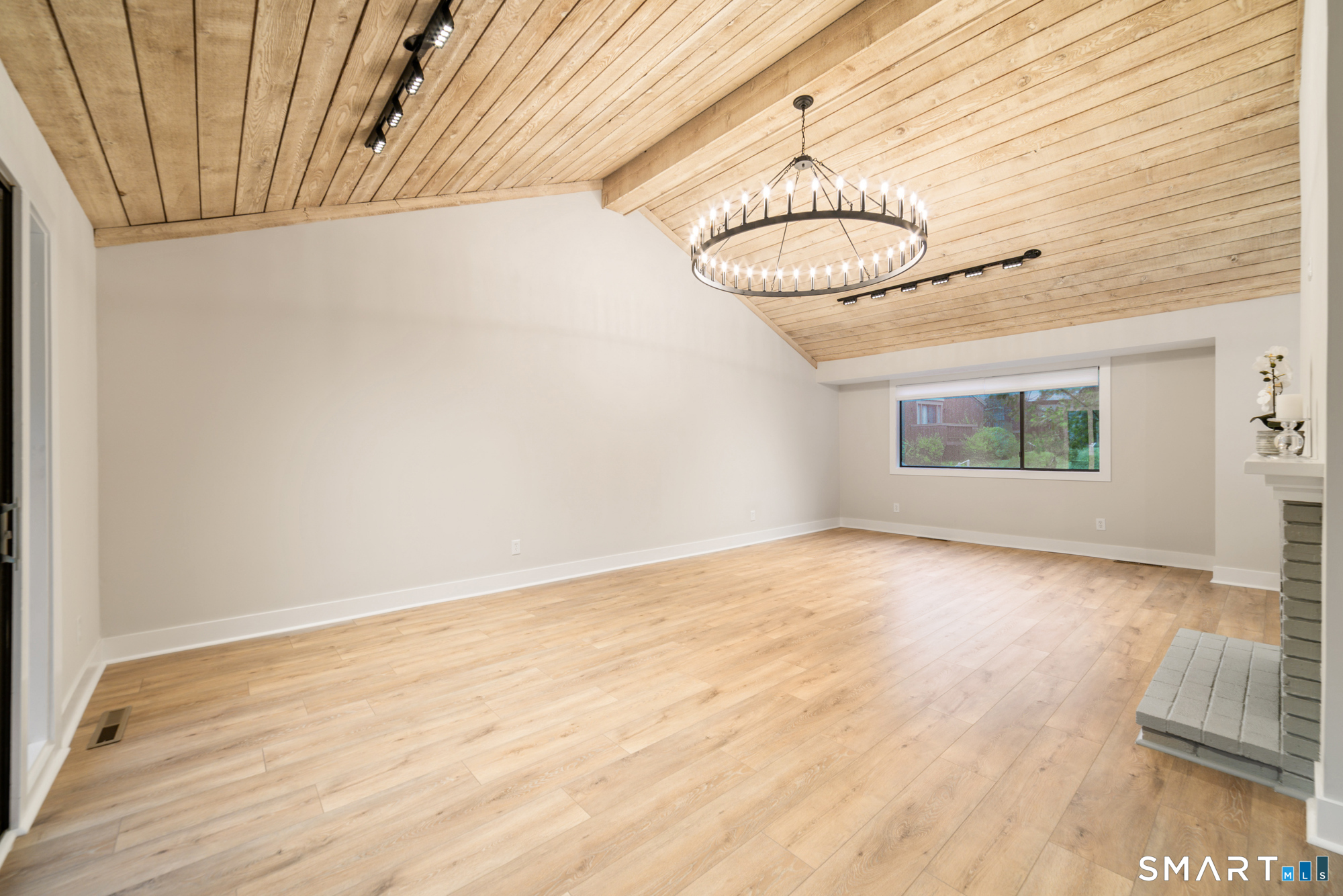 89 South Trail Stratford CT 06614
