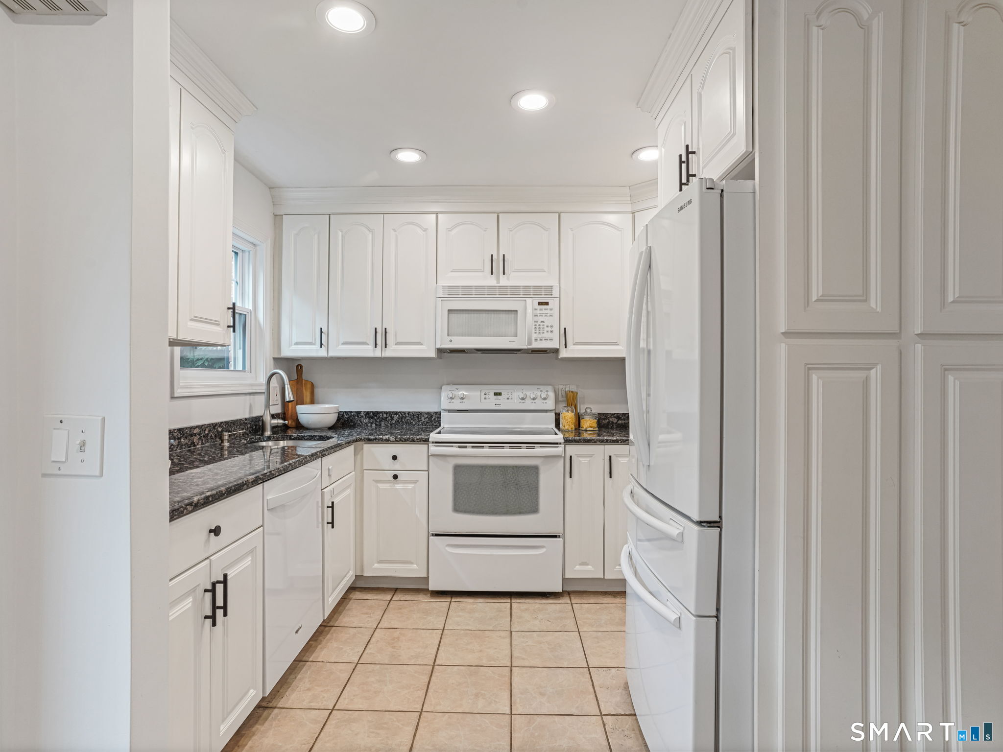 19 Colonial Road Stamford CT 06906