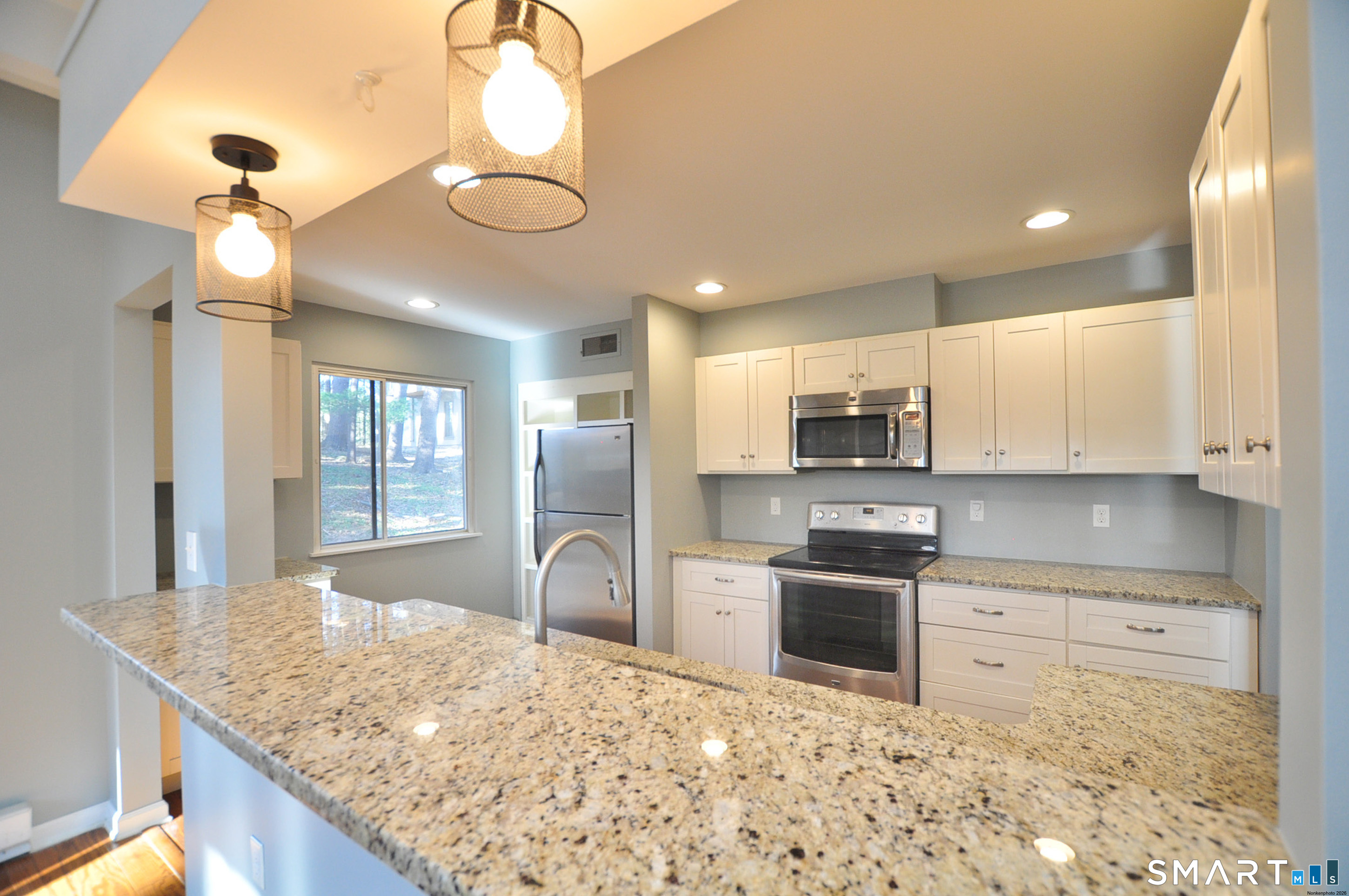48 Great Meadow Lane Farmington CT 06001