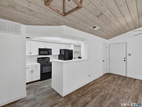 23 Chase Oak Court Groton CT 06340