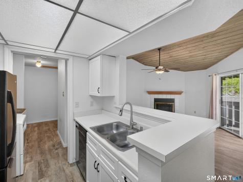 23 Chase Oak Court Groton CT 06340