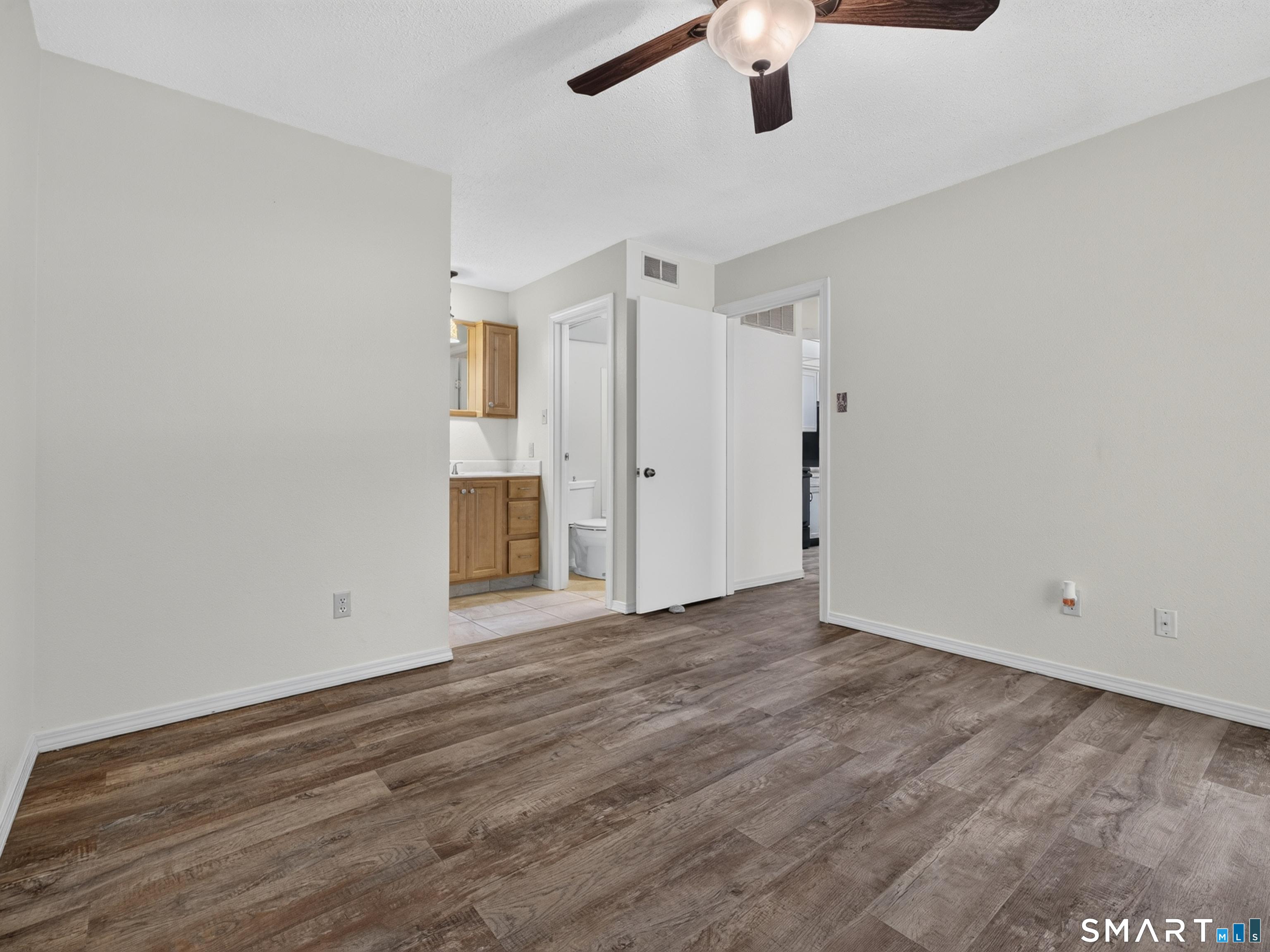 23 Chase Oak Court Groton CT 06340