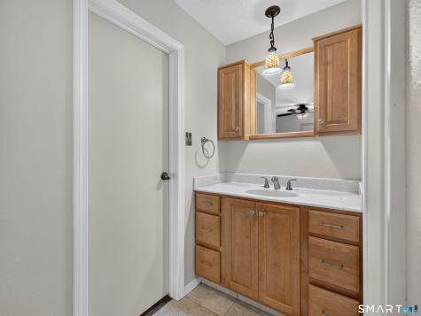 23 Chase Oak Court Groton CT 06340