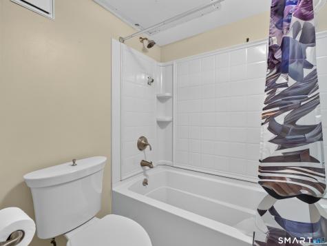 23 Chase Oak Court Groton CT 06340