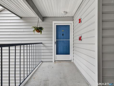 23 Chase Oak Court Groton CT 06340