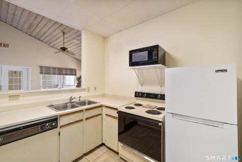 23 Chase Oak Court Groton CT 06340
