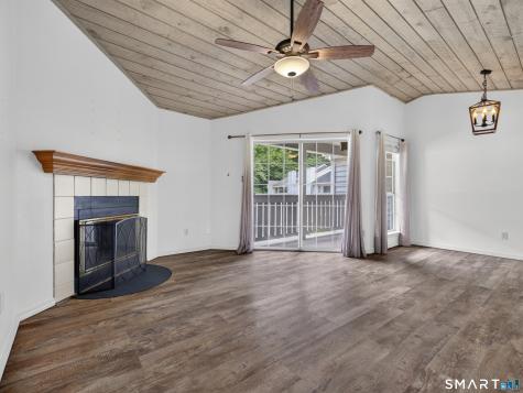 23 Chase Oak Court Groton CT 06340