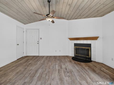23 Chase Oak Court Groton CT 06340