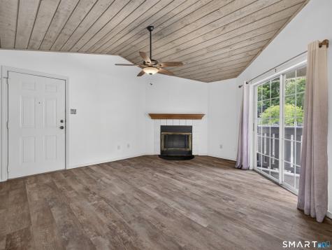 23 Chase Oak Court Groton CT 06340