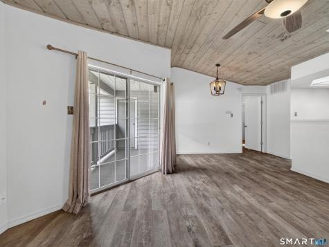 23 Chase Oak Court Groton CT 06340