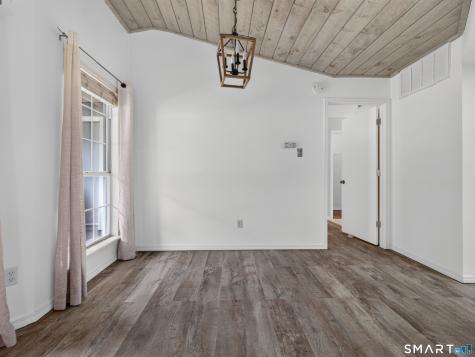 23 Chase Oak Court Groton CT 06340