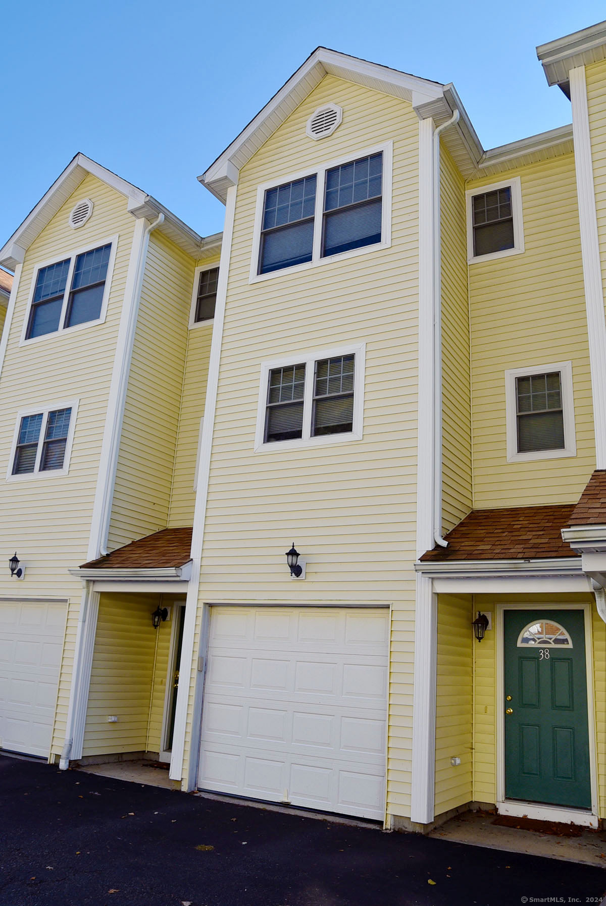 527 West Thames Street Norwich CT 06360