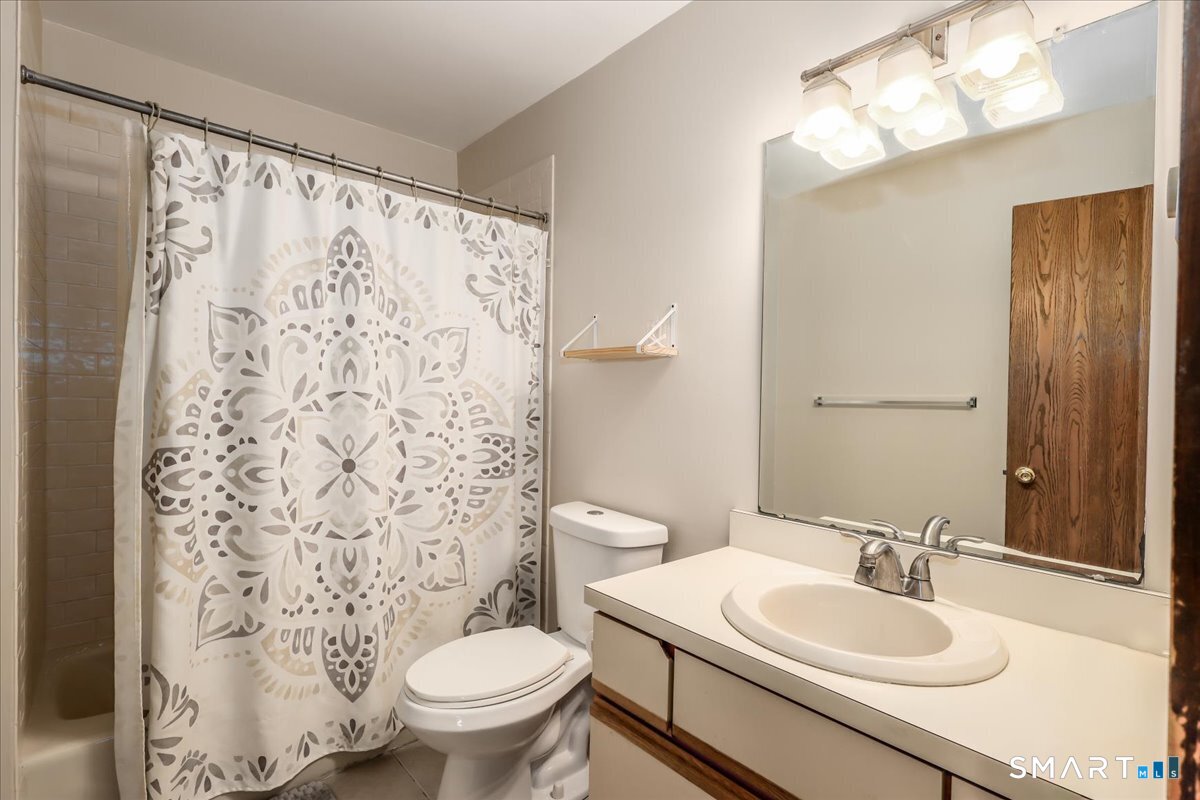 23 Twin Oaks New Milford CT 06776