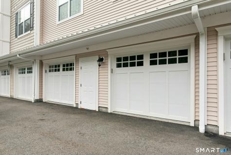 623 Brookside Court Newtown CT 06470