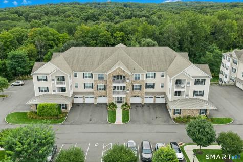 623 Brookside Court Newtown CT 06470