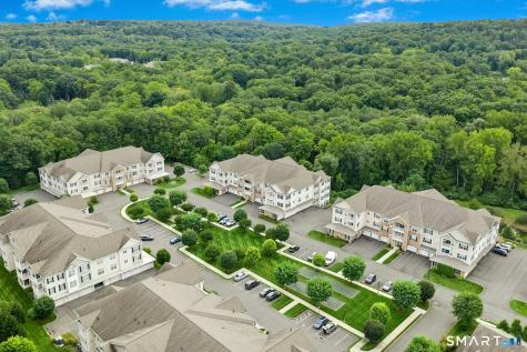 623 Brookside Court Newtown CT 06470