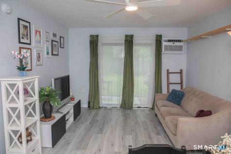 8 Knoll Lane Simsbury CT 06089