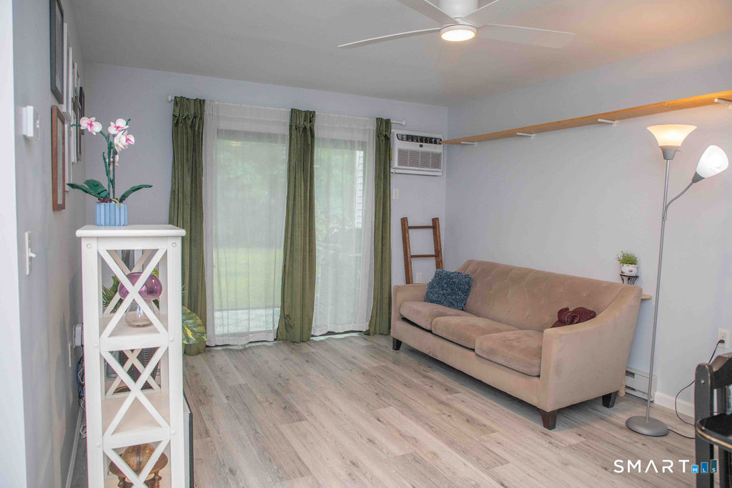 8 Knoll Lane Simsbury CT 06089