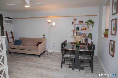 8 Knoll Lane Simsbury CT 06089