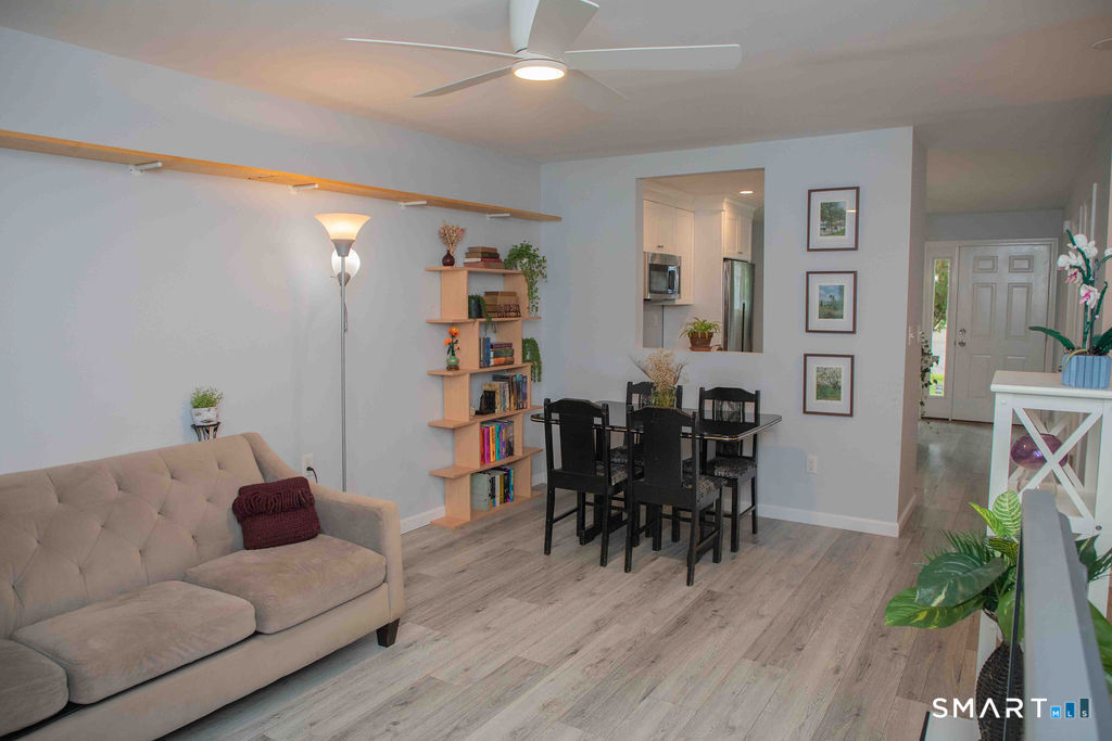 8 Knoll Lane Simsbury CT 06089