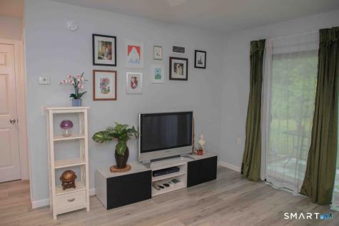 8 Knoll Lane Simsbury CT 06089
