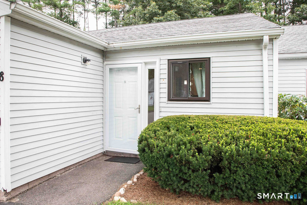 8 Knoll Lane Simsbury CT 06089