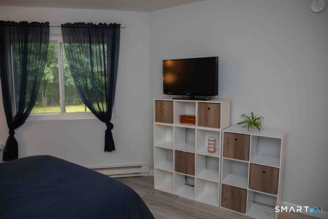 8 Knoll Lane Simsbury CT 06089